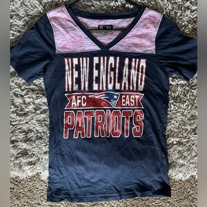 Size M Women’s NFL New England patriots navy Blue Pink v Neck